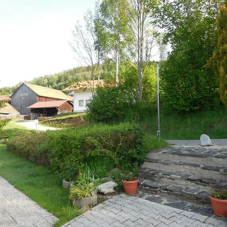 Garni Haus Am Berg Bed & Breakfast *