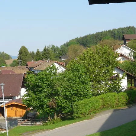Garni Haus Am Berg Bed & Breakfast *