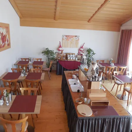 Garni Haus Am Berg Oda ve Kahvaltı Lam