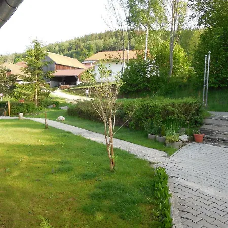 Garni Haus Am Berg Oda ve Kahvaltı *